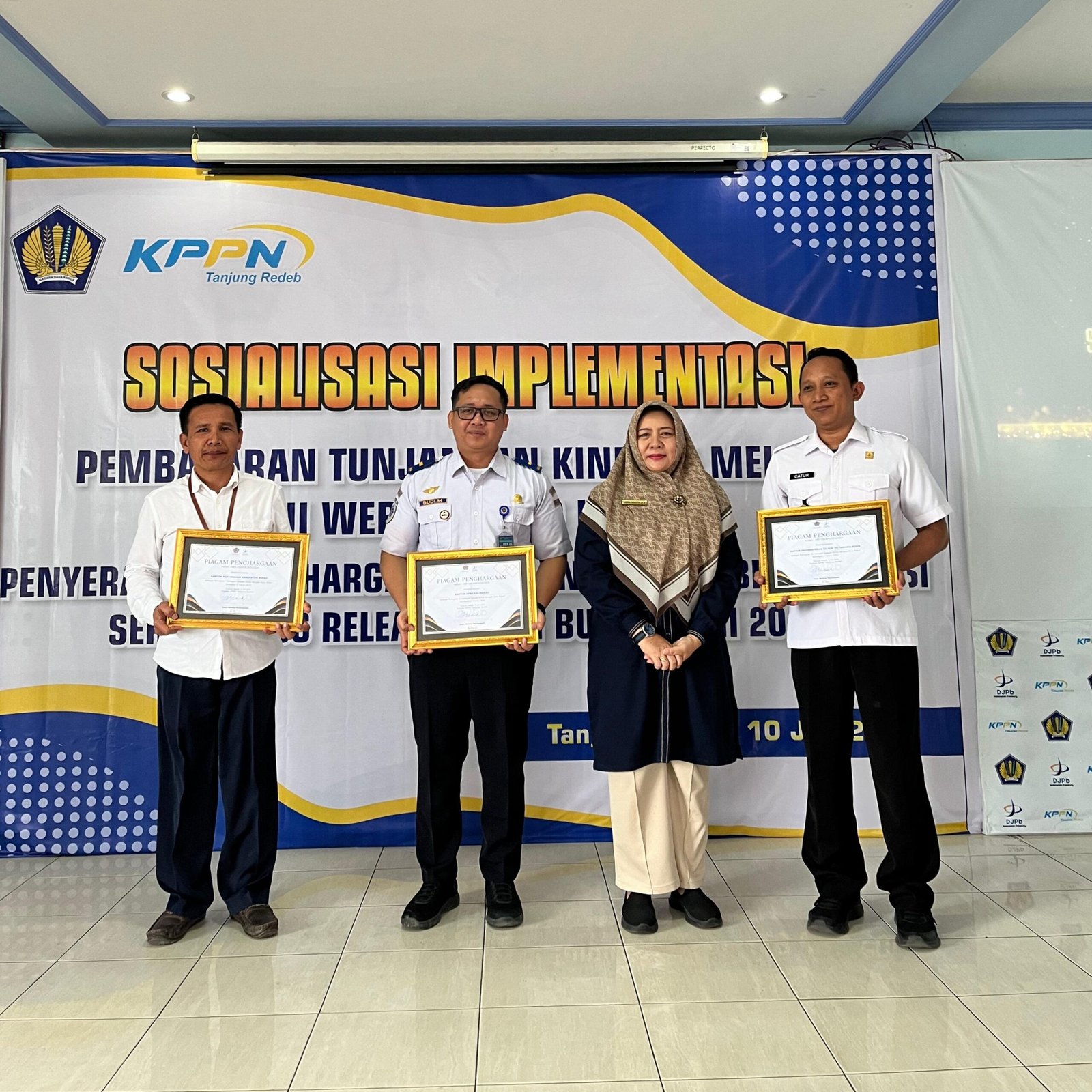 Bandara Kalimarau Mendapatkan Penghargaan Dari KPPN Tanjung Redeb